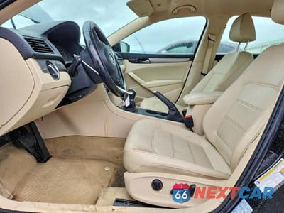 Zdjęcie 7 z 13 samochodu: 2014 VOLKSWAGEN PASSAT S VIN:1VWAT7A39EC051254 - miniatura