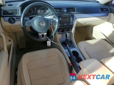 Zdjęcie 8 z 12 samochodu: 2014 VOLKSWAGEN PASSAT SE VIN:1VWBS7A38EC100824 - miniatura