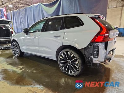 Drugie zdjęcie samochodu z przodu: 2026 VOLVO XC60 ULTRA VIN:YV4M12RM4T1415124 - miniatura