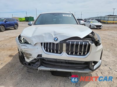 Piąte zdjęcie samochodu w środku: 2024 BMW X1 XDRIVE28I VIN:WBX73EF0XR5Y84297 - miniatura