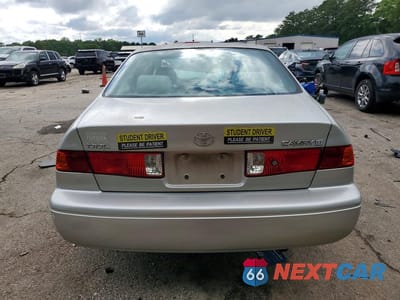 Zdjęcie 6 z 12 samochodu: 2001 TOYOTA CAMRY LE VIN:4T1BG22K01U031771 - miniatura