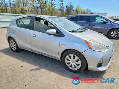 Czwarte zdjęcie samochodu z boku: 2014 TOYOTA PRIUS VIN:JTDKDTB38E1571453 - miniatura