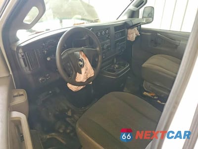 Zdjęcie 8 z 13 samochodu: 2017 CHEVROLET EXPRESS 2500 CARGO DELIVERY VAN VIN:1GCWGBFF9H1113013 - miniatura
