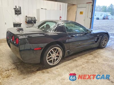 Trzecie zdjęcie samochodu z tyłu: 2002 CHEVROLET CORVETTE VIN:1G1YY12S525103672 - miniatura
