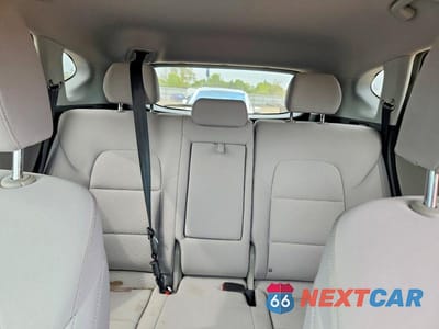 Zdjęcie 10 z 13 samochodu: 2019 HYUNDAI TUCSON SEL VIN:KM8J33AL3KU897408 - miniatura