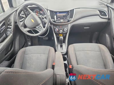 Zdjęcie 8 z 13 samochodu: 2021 CHEVROLET TRAX LS VIN:KL7CJKSB0MB331866 - miniatura