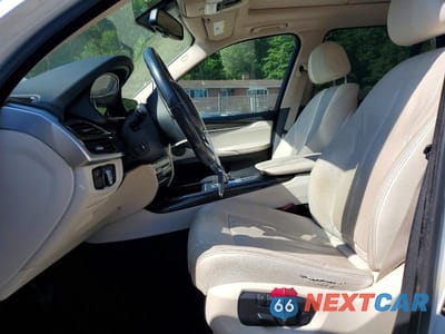 Zdjęcie 7 z 12 samochodu: 2016 BMW X5 XDRIVE35I VIN:5UXKR0C51G0P21023 - miniatura