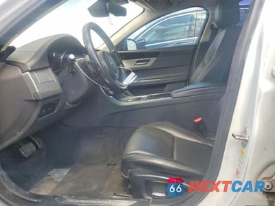 Zdjęcie 7 z 12 samochodu: 2019 JAGUAR XF PREMIUM VIN:SAJBJ4FX9KCY79468 - miniatura