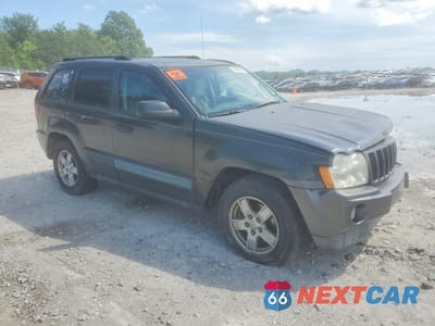 Czwarte zdjęcie samochodu z boku: 2005 JEEP GRAND CHEROKEE LAREDO VIN:1J4GS48KX5C506229 - miniatura