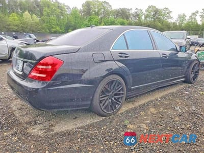 Trzecie zdjęcie samochodu z tyłu: 2013 MERCEDES-BENZ S 550 VIN:WDDNG7DBXDA505135 - miniatura