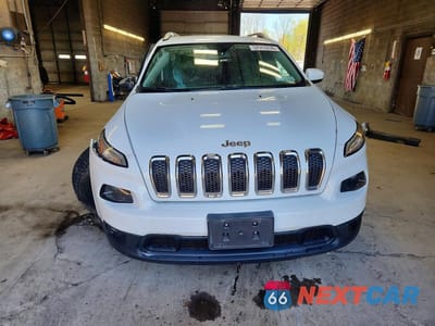 Piąte zdjęcie samochodu w środku: 2016 JEEP CHEROKEE LATITUDE VIN:1C4PJMCS7GW142420 - miniatura