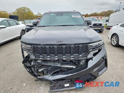 Piąte zdjęcie samochodu w środku: 2025 JEEP GRAND CHEROKEE LAREDO VIN:1C4RJHAG9S8656863 - miniatura