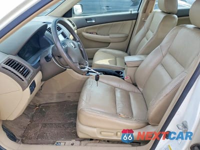 Zdjęcie 7 z 12 samochodu: 2004 HONDA ACCORD EX VIN:1HGCM66834A061541 - miniatura