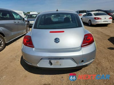 Zdjęcie 6 z 12 samochodu: 2014 VOLKSWAGEN BEETLE VIN:3VWF17AT5EM636911 - miniatura