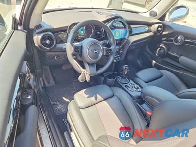 Zdjęcie 8 z 12 samochodu: 2024 MINI COOPER SE VIN:WMW13DJ01R2V88488 - miniatura