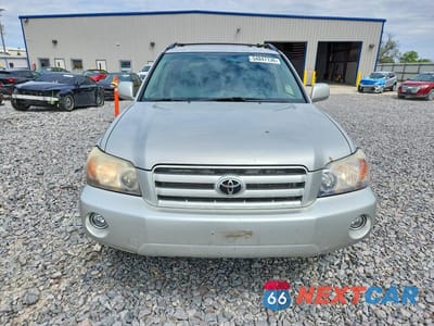 Piąte zdjęcie samochodu w środku: 2005 TOYOTA HIGHLANDER LIMITED VIN:JTEEP21AX50089311 - miniatura