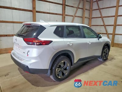 Trzecie zdjęcie samochodu z tyłu: 2025 NISSAN ROGUE SV VIN:5N1BT3BB5SC674450 - miniatura