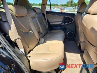 Zdjęcie 11 z 13 samochodu: 2006 TOYOTA RAV4 BASE VIN:JTMZD33V365000929 - miniatura