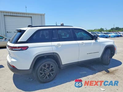 Trzecie zdjęcie samochodu z tyłu: 2024 JEEP GRAND CHEROKEE LAREDO VIN:1C4RJHAG8RC136516 - miniatura