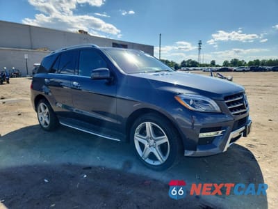 Czwarte zdjęcie samochodu z boku: 2015 MERCEDES-BENZ ML 400 4MATIC VIN:4JGDA5GB2FA496534 - miniatura