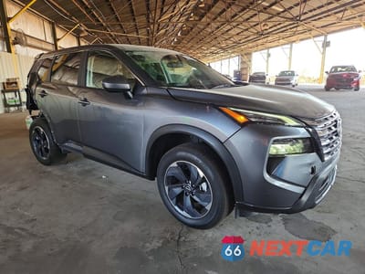 Czwarte zdjęcie samochodu z boku: 2024 NISSAN ROGUE SV VIN:5N1BT3BAXRC752657 - miniatura