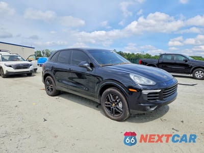 Czwarte zdjęcie samochodu z boku: 2018 PORSCHE CAYENNE VIN:WP1AA2A26JKA01395 - miniatura
