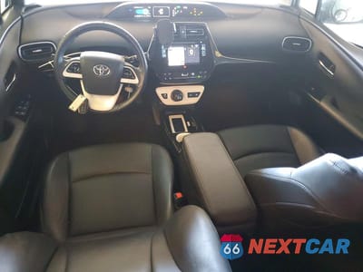 Zdjęcie 8 z 12 samochodu: 2016 TOYOTA PRIUS FOUR TOURING VIN:JTDKARFU7G3503988 - miniatura