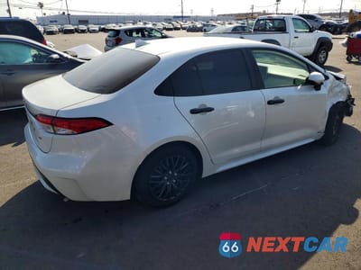 Trzecie zdjęcie samochodu z tyłu: 2021 TOYOTA COROLLA LE VIN:JTDEPMAE5MJ136367 - miniatura