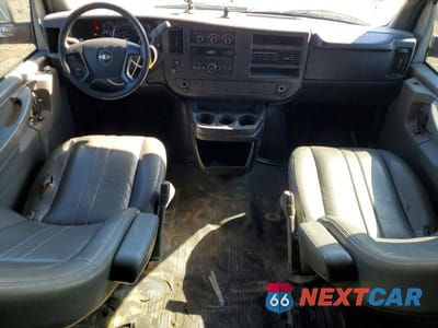 Zdjęcie 8 z 13 samochodu: 2014 CHEVROLET EXPRESS G3500 VIN:1GCZGUBAXE1131728 - miniatura