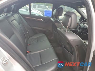 Zdjęcie 10 z 12 samochodu: 2010 MERCEDES-BENZ C 300 4MATIC VIN:WDDGF8BB5AR092543 - miniatura