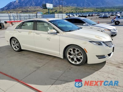 Czwarte zdjęcie samochodu z boku: 2013 LINCOLN MKZ VIN:3LN6L2JK0DR824031 - miniatura