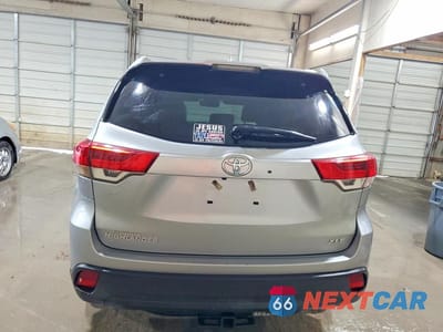 Zdjęcie 6 z 13 samochodu: 2019 TOYOTA HIGHLANDER XLE VIN:5TDKZRFH5KS346206 - miniatura