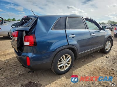 Trzecie zdjęcie samochodu z tyłu: 2014 KIA SORENTO LX VIN:5XYKT3A69EG446220 - miniatura
