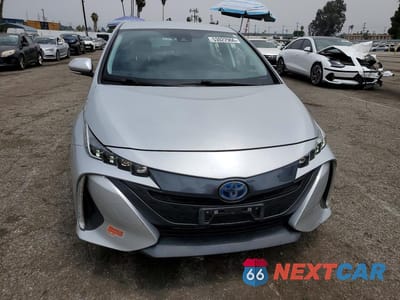 Piąte zdjęcie samochodu w środku: 2020 TOYOTA PRIUS PRIME XLE VIN:JTDKARFP5L3140742 - miniatura