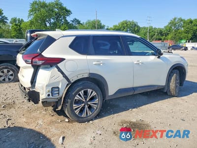 Trzecie zdjęcie samochodu z tyłu: 2022 NISSAN ROGUE SV VIN:JN8BT3BB1NW339293 - miniatura