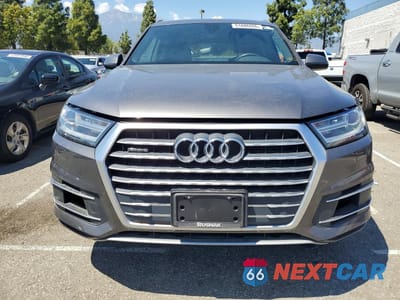 Piąte zdjęcie samochodu w środku: 2019 AUDI Q7 PREMIUM VIN:WA1AAAF74KD010032 - miniatura