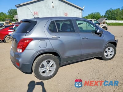 Trzecie zdjęcie samochodu z tyłu: 2020 CHEVROLET TRAX LS VIN:3GNCJKSB5LL212167 - miniatura