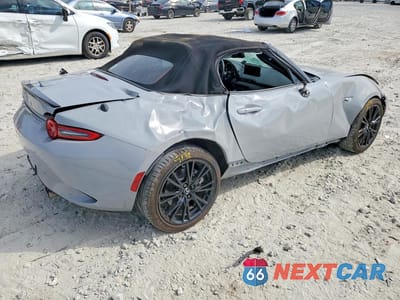 Trzecie zdjęcie samochodu z tyłu: 2024 MAZDA MX-5 MIATA CLUB VIN:JM1NDAC7XR0608338 - miniatura