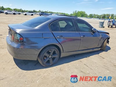 Trzecie zdjęcie samochodu z tyłu: 2006 BMW 325 I VIN:WBAVB13526PT04960 - miniatura