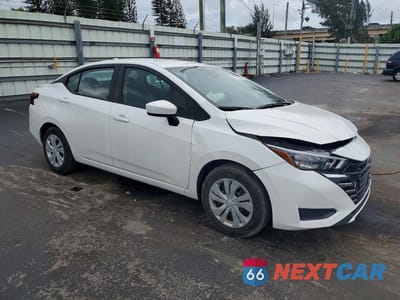 Czwarte zdjęcie samochodu z boku: 2025 NISSAN VERSA SV VIN:3N1CN8EV3SL809115 - miniatura