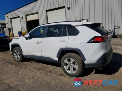 Drugie zdjęcie samochodu z przodu: 2021 TOYOTA RAV4 XLE VIN:2T3W1RFV1MW117649 - miniatura