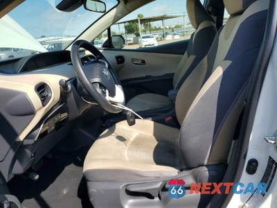 Zdjęcie 7 z 12 samochodu: 2018 TOYOTA PRIUS TWO VIN:JTDKBRFU7J3599920 - miniatura