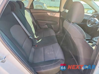 Zdjęcie 10 z 13 samochodu: 2023 KIA FORTE LXS VIN:3KPF24AD8PE643792 - miniatura