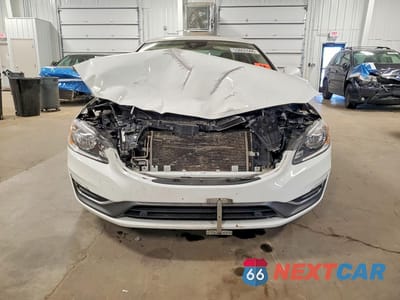 Piąte zdjęcie samochodu w środku: 2015 VOLVO S60 PREMIER VIN:YV140MFK0F2356473 - miniatura