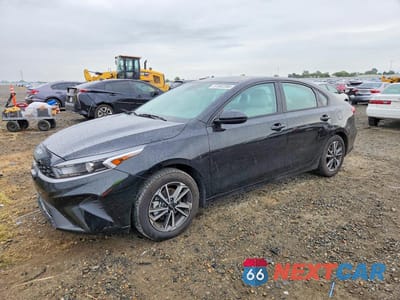 2023 KIA FORTE LXS 3KPF24AD2PE593102 - główne zdjęcie licytacji z USA - miniatura