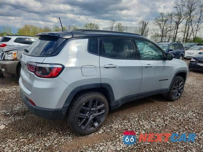 Trzecie zdjęcie samochodu z tyłu: 2026 JEEP COMPASS LIMITED VIN:3C4NJDCN5TT165678 - miniatura
