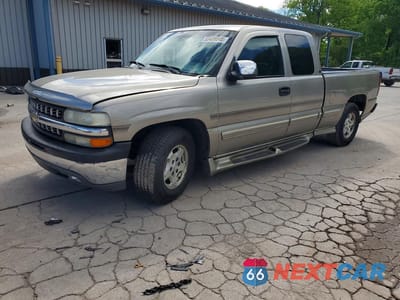 2000 CHEVROLET SILVERADO C1500 2GCEC19T8Y1386215 - główne zdjęcie licytacji z USA - miniatura