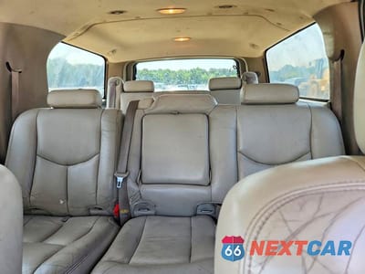 Zdjęcie 10 z 13 samochodu: 2004 CHEVROLET SUBURBAN C1500 VIN:1GNEC16T64J199373 - miniatura