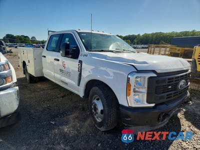 Czwarte zdjęcie samochodu z boku: 2023 FORD F350 SUPER DUTY VIN:1FD8W3GNXPEE14240 - miniatura