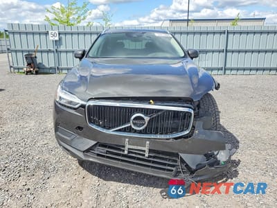 Piąte zdjęcie samochodu w środku: 2018 VOLVO XC60 T6 MOMENTUM VIN:YV4A22RK3J1027216 - miniatura